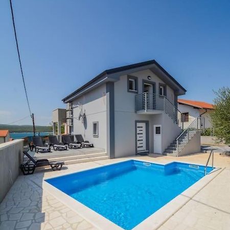 Villa With Amazing View And A Private Pool, Susnjar 1 Kruševo Eksteriør billede